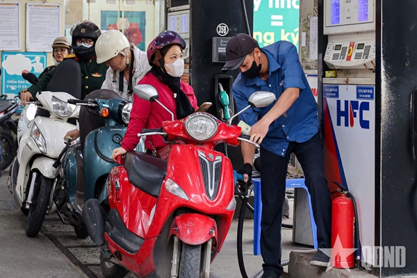 Đẩy mạnh các giải pháp ổn định thị trường xăng dầu